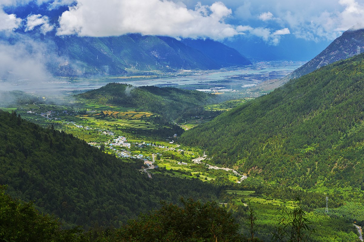 Beautiful Landscape of Linzhi (Nyingchi) | Foto da Liu Bin
