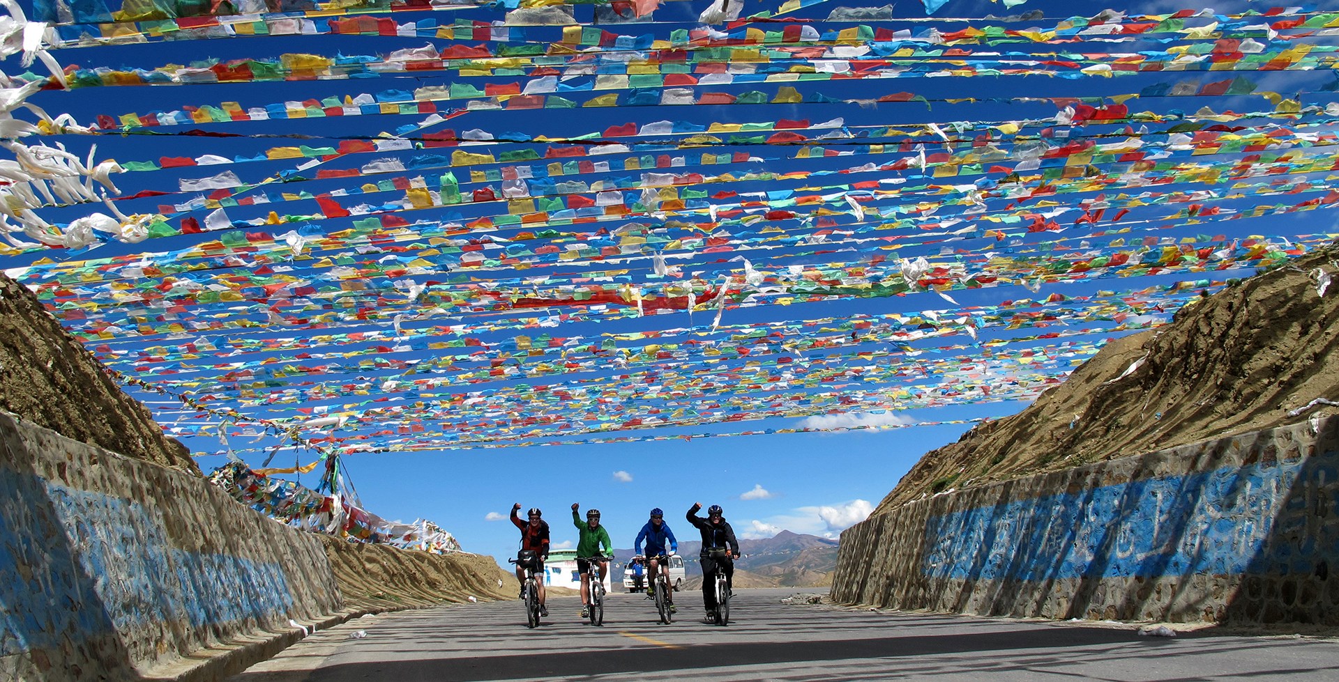 Viaggio in Bicicletta da Lhasa via Everest BC a Kathmandu