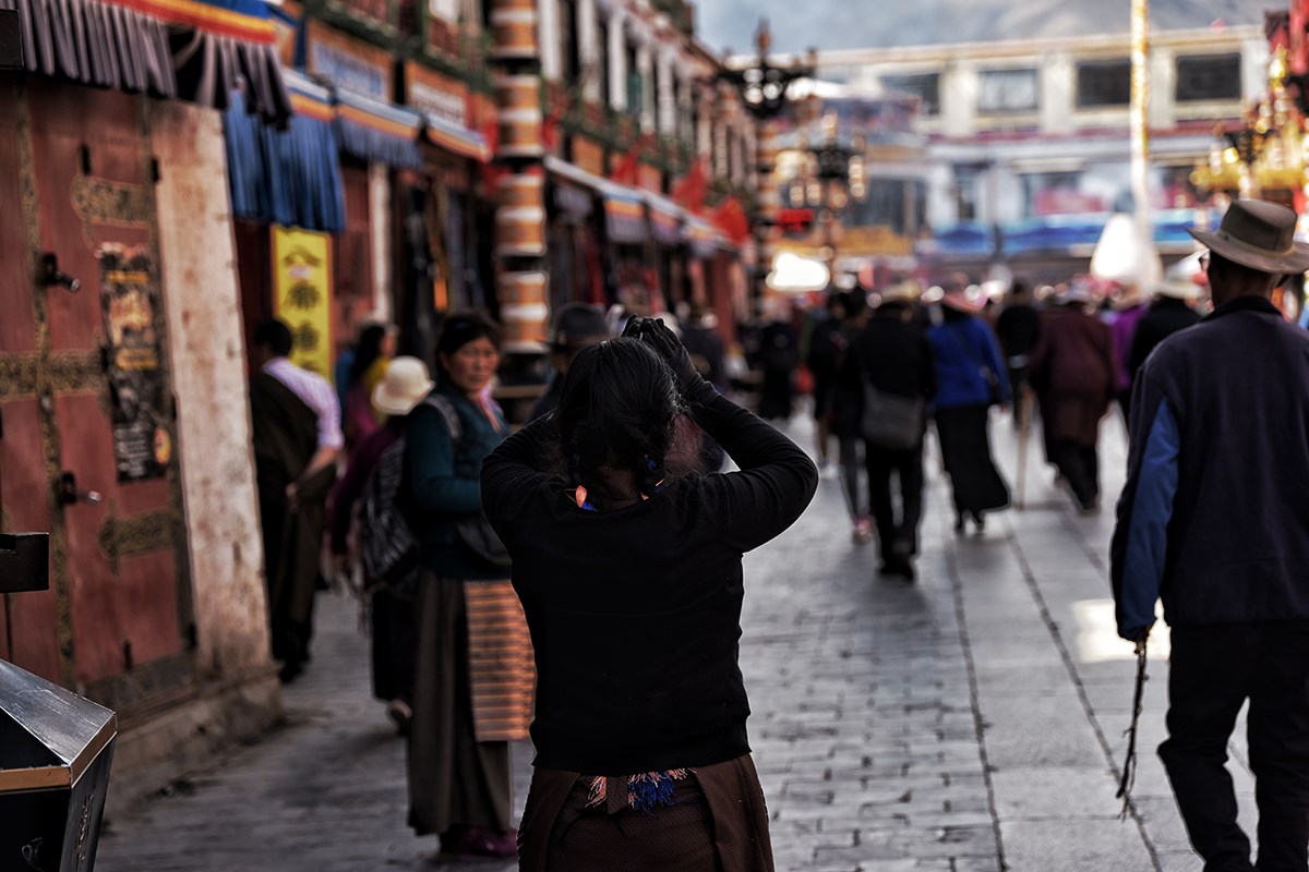 Believers at Barkhor Street | Foto da Liu Bin