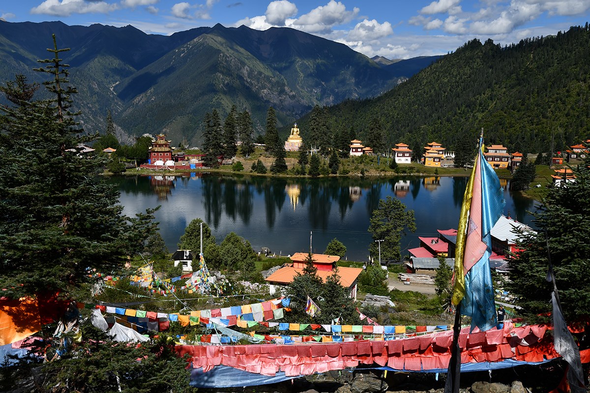Tsoka Monastery and Tsoka Lake | Foto da Liu Bin