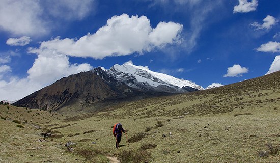 Escursionismo al Monte Genyen a Kham
